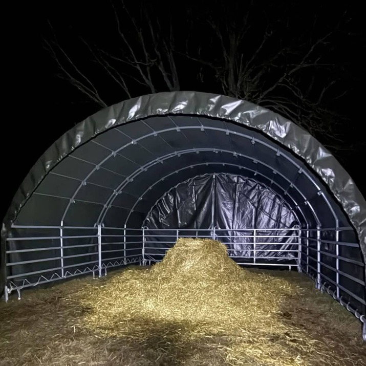 Vindskydd 6 x 6 m inkl. 6 st fotbågegrindar
