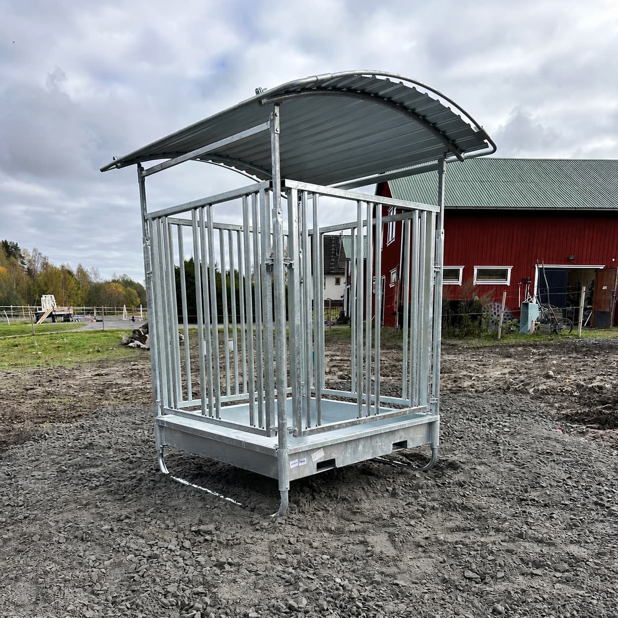 Foderhäck med gallergrind för häst, 8 platser