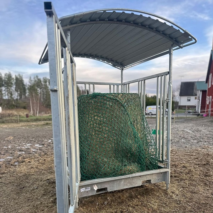 Foderhäck med gallergrind för häst, 8 platser