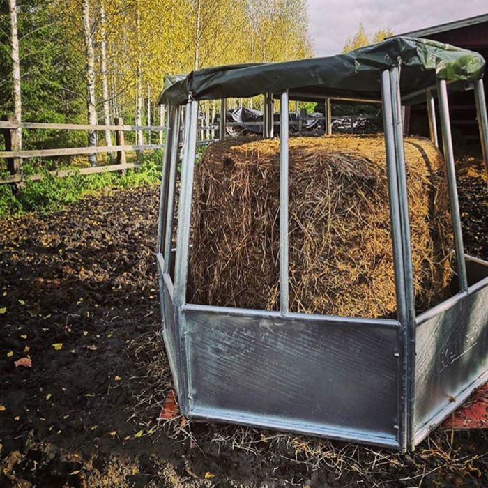 Foderhäck 6-kantig i aluminium med tak, 12 platser