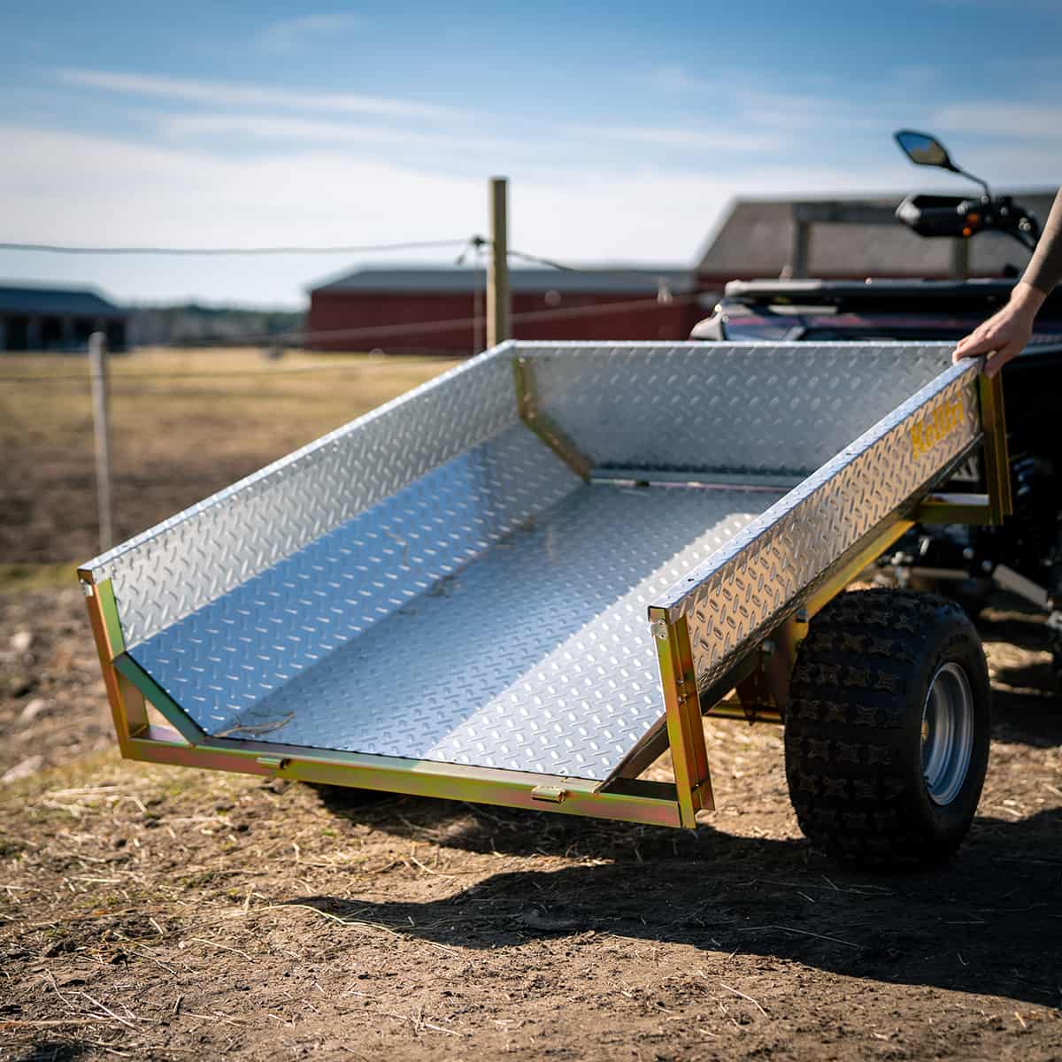 Tippvagn ATV 500 kg med galvad durkplåt